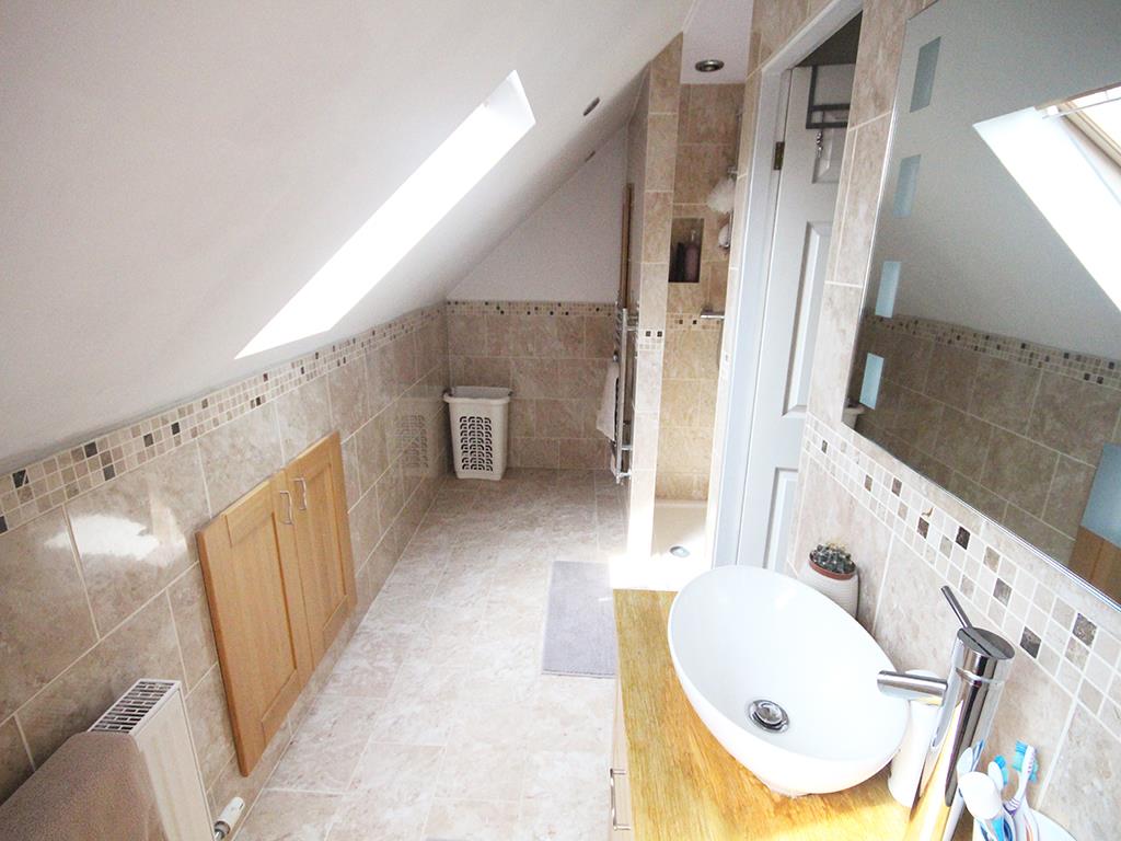 4 bedroom detached house For Sale in Earby - IMG_2556.jpg